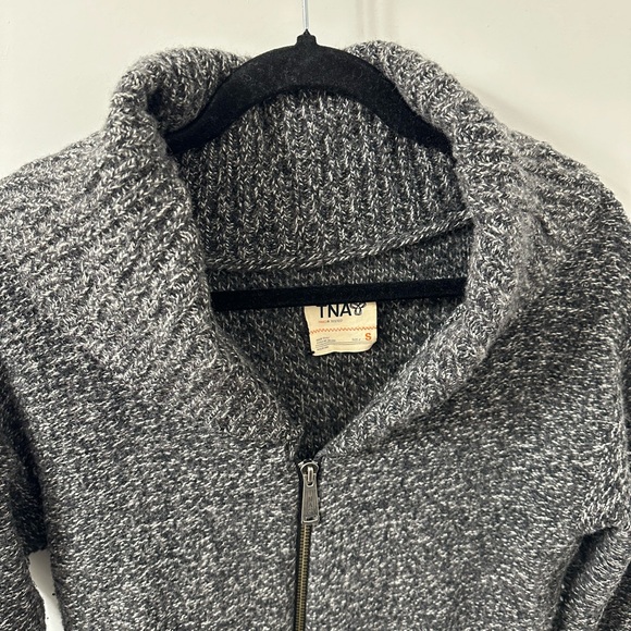 Aritzia TNA wool sweater - Picture 4 of 4